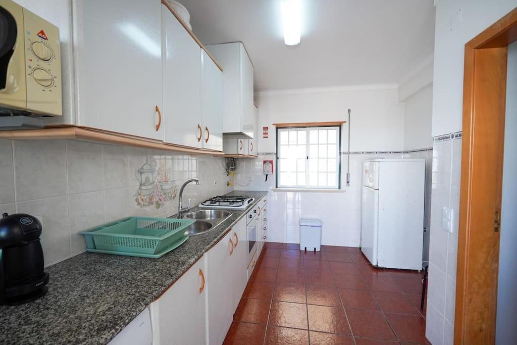 Pe N'Areia Apartment Sao Martinho do Porto Luaran gambar